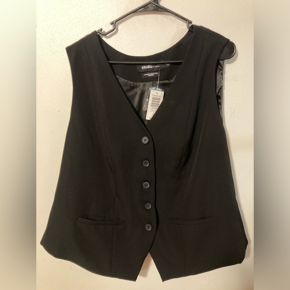 Torrid suit vest in black – new with tags
